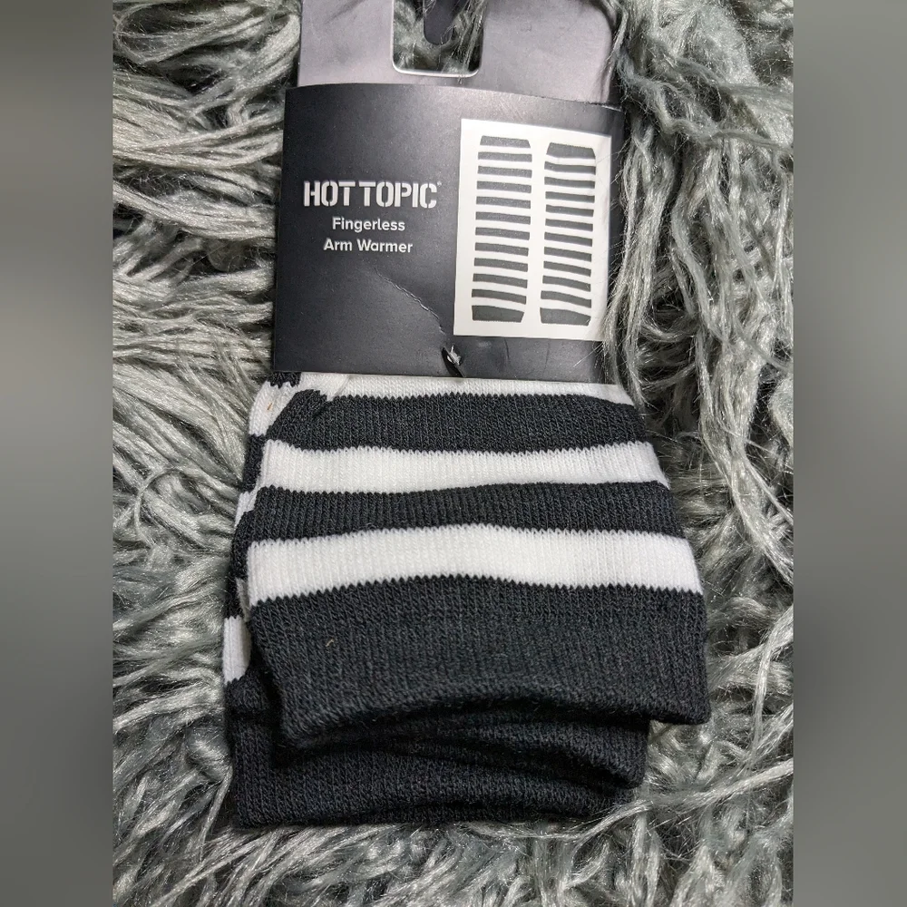 Fingerless arm warmers by Hot Topic. White and black. - Picture 3 of 3
